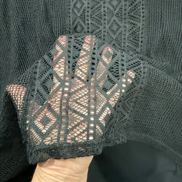 Catherines Top Womens 1X Black Lace Overlay Sharkbite Hem V-Neck Office Work - Picture 7 of 9